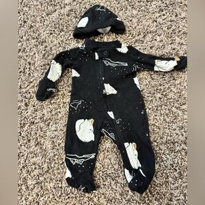 Carter’s polar bear baby boys preemie onesie with hat